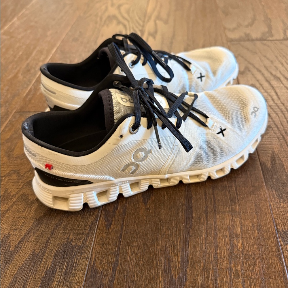 On Cloud Women’s X 3 White Running Shoes size 7
